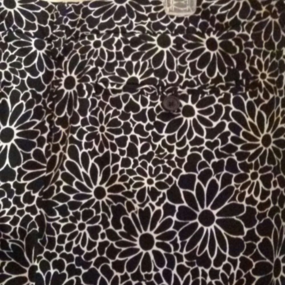 Shorts - Picture 4 of 6